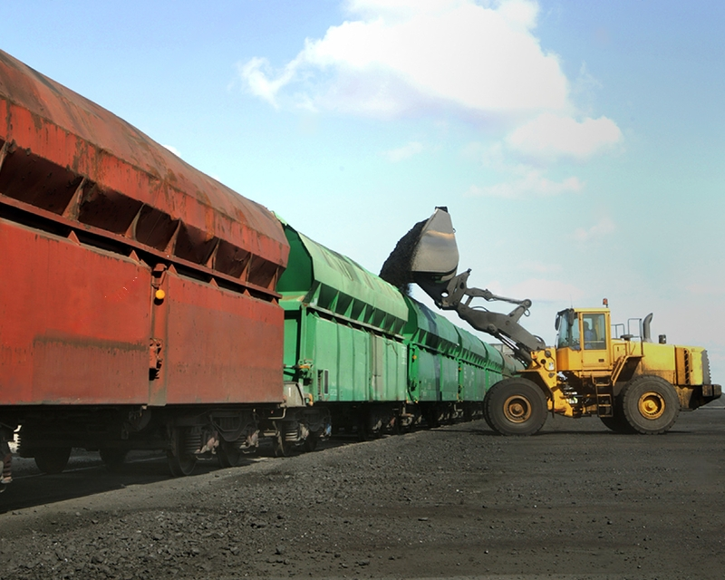 IRH logistics handling bulk mineral transfer to freight transport